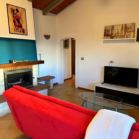 Holiday home Villetta Nel Bosco Tra Firenze Arezzo E Siena *